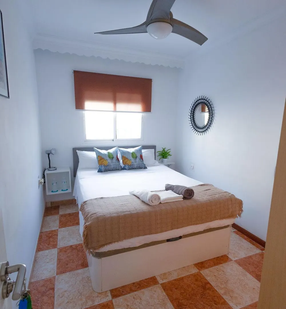 Habitacion A 7 Mins Centro Turistico トレモリノス ホームステイ